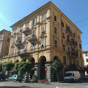 la-branda-brin.hotelitalianriviera.com/